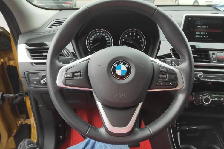 Used BMW X2 2019 sDrive20i M Sport Package China VI Emission Standard Steering Wheel