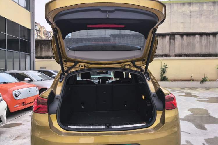 Used BMW X2 2019 sDrive20i M Sport Package China VI Emission Standard Trunk