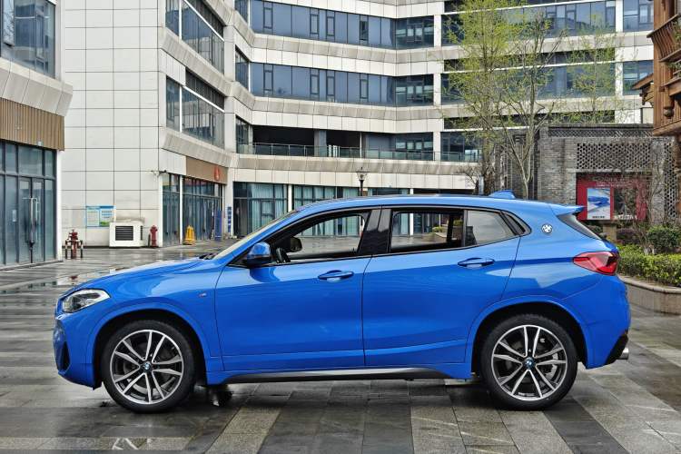 Used BMW X2 2020 sDrive25i Luxury Model with M Sport Package Exterior 3