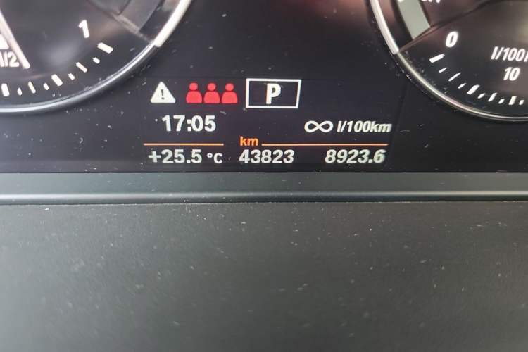 Used BMW X2 2020 sDrive25i Leading Model M Sport Package Odometer Close Up