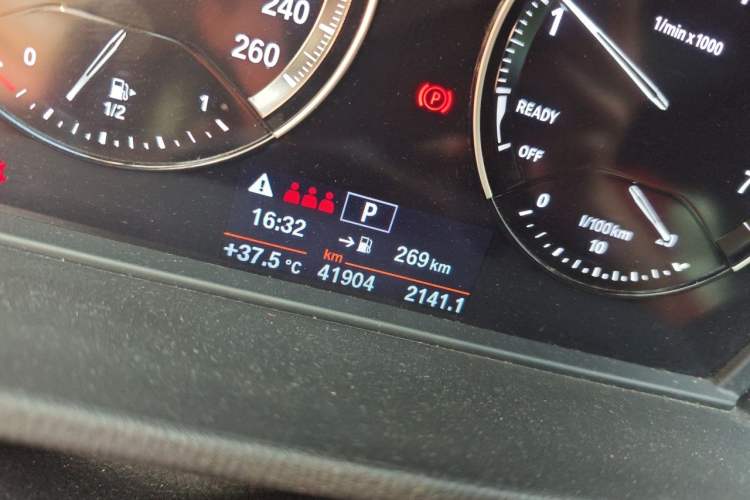 Used BMW X2 2020 xDrive25i M Sport Package Odometer Close Up