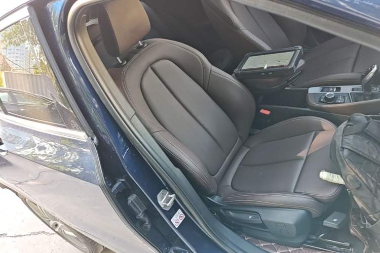 Used BMW X2 2020 sDrive25i Leading Model M Sport Package Right Front Seat