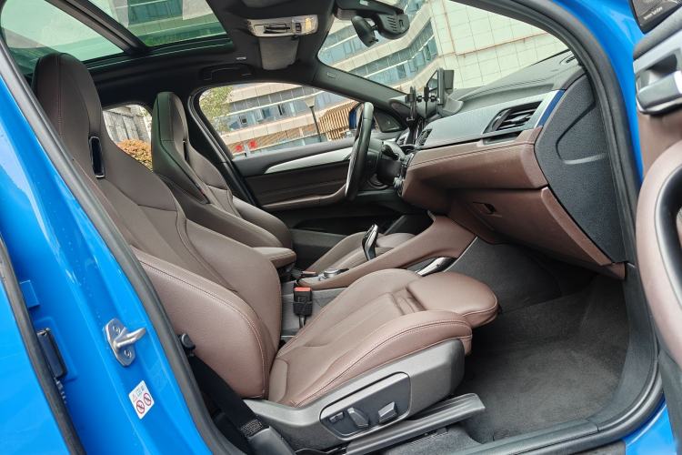 Used BMW X2 2020 sDrive25i Luxury Model with M Sport Package Right Front Seat