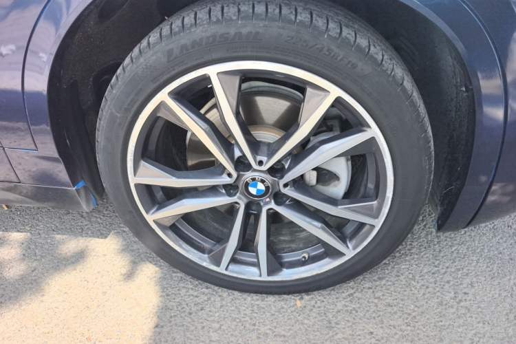 Used BMW X2 2020 sDrive25i Luxury Model with M Sport Package Right Front Wheel Hub