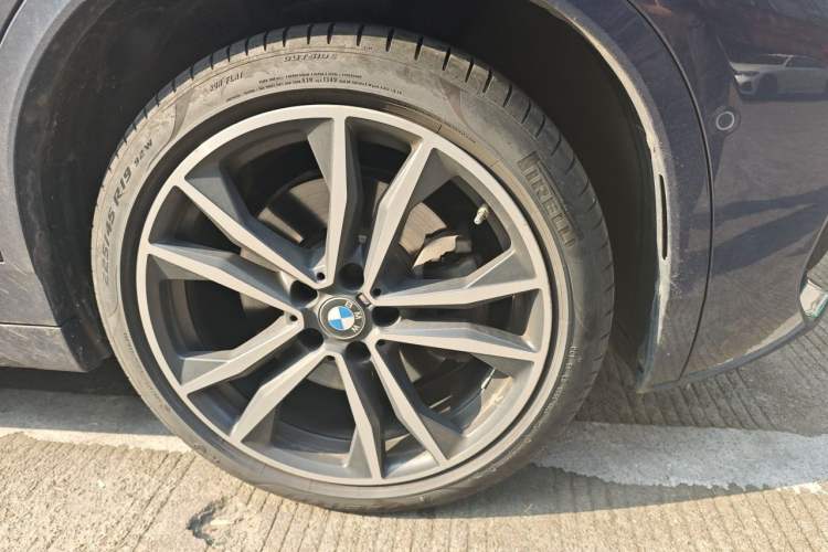 Used BMW X2 2020 xDrive25i M Sport Package Right Front Wheel Hub