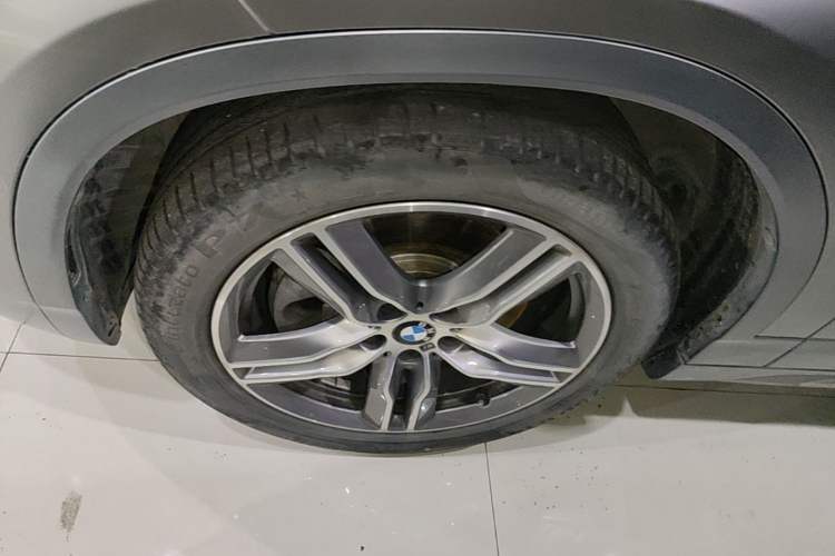 Used BMW X2 2020 sDrive25i Leading Model M Sport Package Left Front Wheel Hub