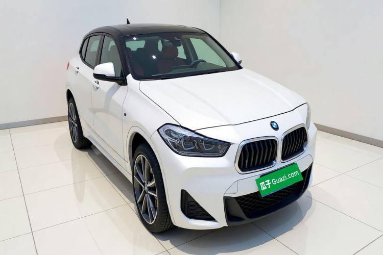 Used BMW X2 2020 sDrive25i Luxury Model with M Sport Package Front Right 45 Deg
