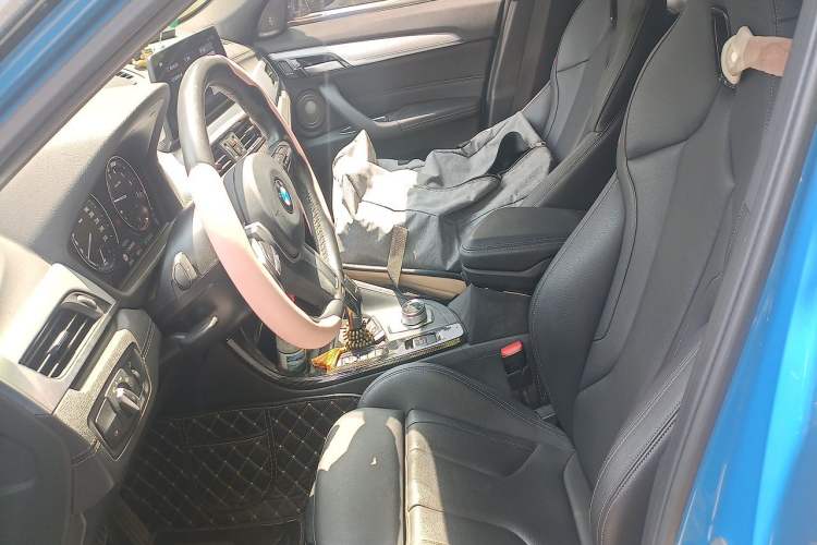 Used BMW X2 2020 sDrive25i Luxury Model with M Sport Package Left Front Seat
