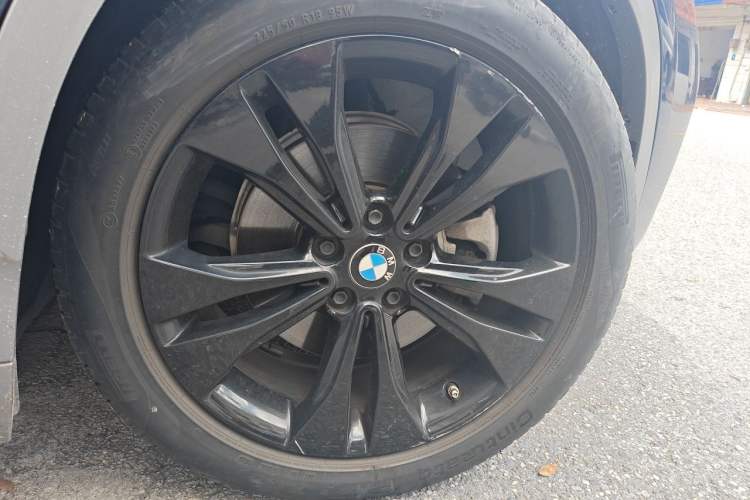 Used BMW X2 2020 sDrive20i M Sport Package Right Front Wheel Hub