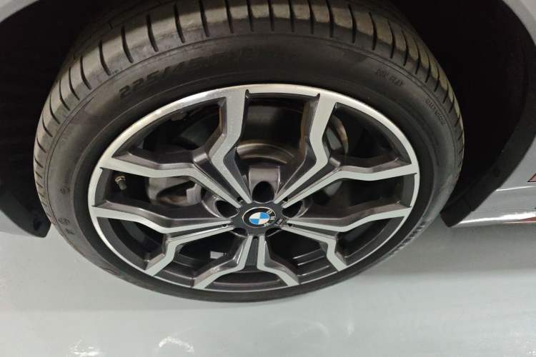 Used BMW X2 2020 xDrive25i M Sport Package Left Front Wheel Hub