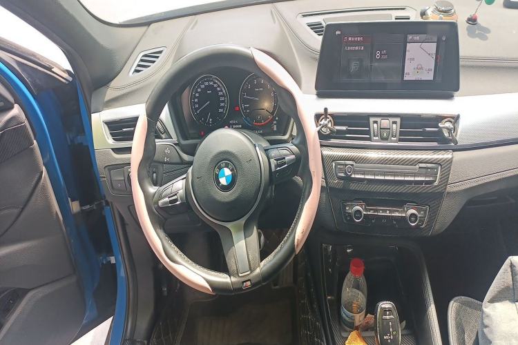 Used BMW X2 2020 sDrive25i Luxury Model with M Sport Package Steering Wheel