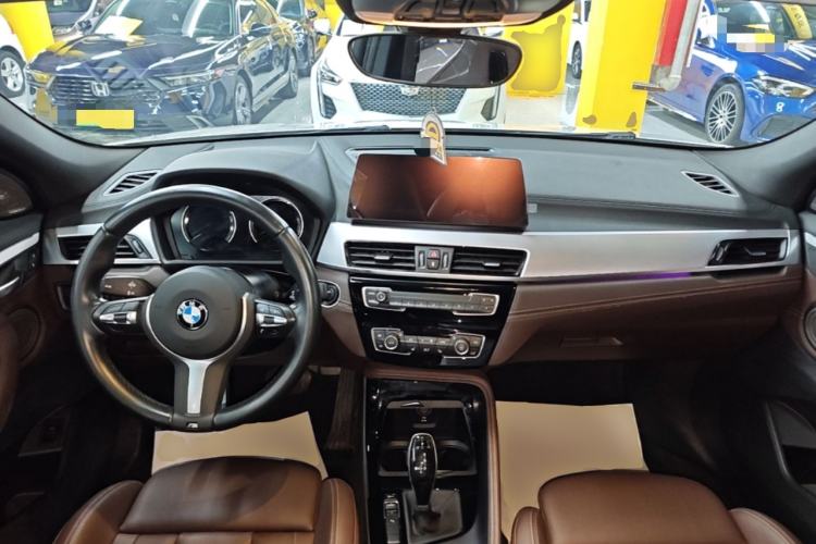 Used BMW X2 2020 sDrive25i Luxury Model with M Sport Package Center Console