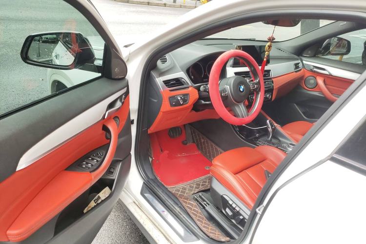 Used BMW X2 2020 sDrive25i Luxury Model with M Sport Package Driver Seat