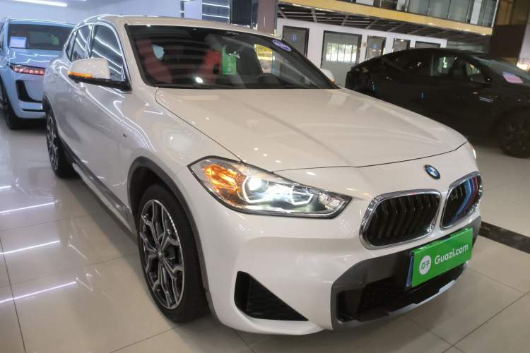 Used BMW X2 2020 sDrive25i Luxury M Sport Package Front Right 45 Deg