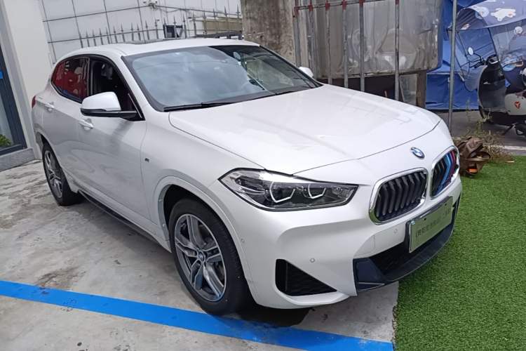 Used BMW X2 2020 sDrive25i Leading Model M Sport Package Front Right 45 Deg