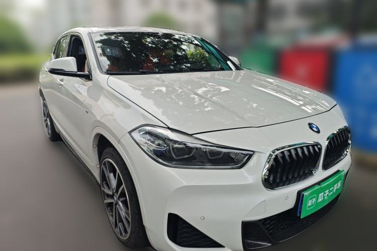 Used BMW X2 2020 sDrive25i Luxury Model with M Sport Package Front Right 45 Deg