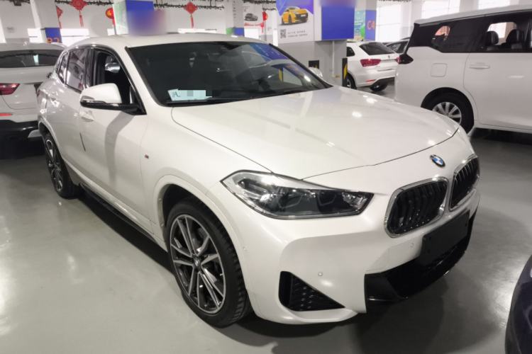 Used BMW X2 2020 sDrive25i Luxury Model with M Sport Package Front Right 45 Deg