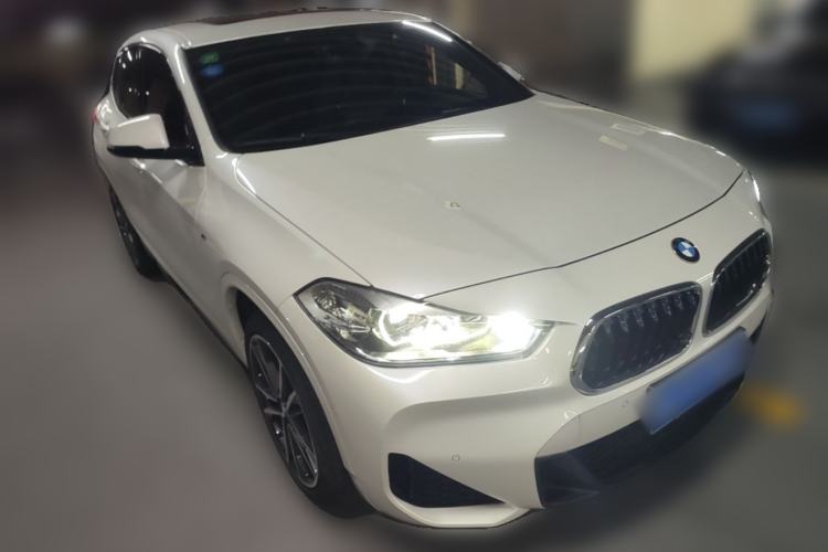 Used BMW X2 2020 sDrive25i Luxury Model with M Sport Package Front Right 45 Deg