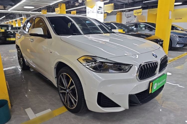 Used BMW X2 2020 sDrive25i Luxury Model with M Sport Package Front Right 45 Deg