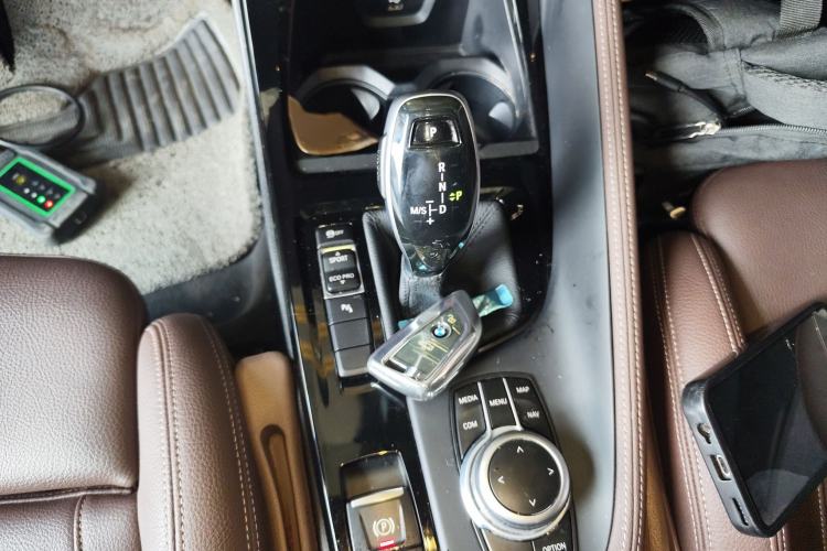 Used BMW X2 2020 sDrive25i Luxury Model with M Sport Package Gear Lever
