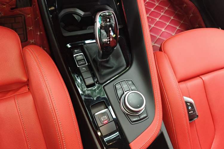 Used BMW X2 2020 sDrive25i Luxury Model with M Sport Package Gear Lever