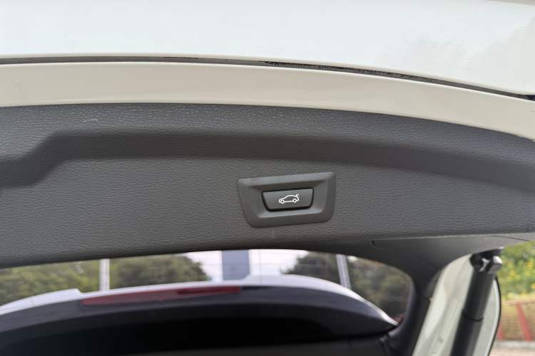Used BMW X2 2020 sDrive25i Luxury Model with M Sport Package Interior 5