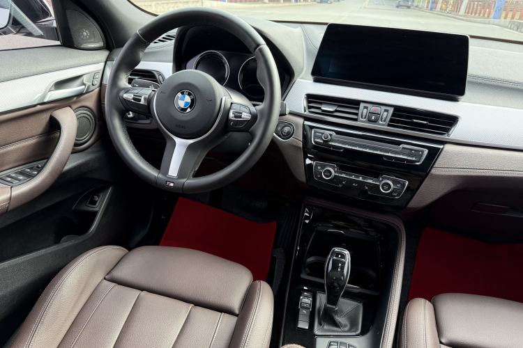 Used BMW X2 2020 sDrive25i Luxury Model with M Sport Package Interior 9