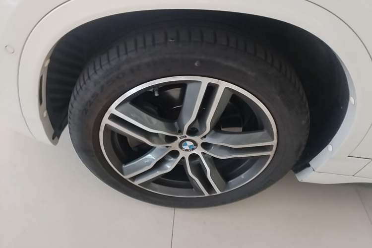 Used BMW X2 2020 sDrive25i Leading Model M Sport Package Left Front Wheel Hub