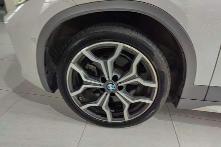 Used BMW X2 2020 sDrive25i Luxury M Sport Package Left Front Wheel Hub