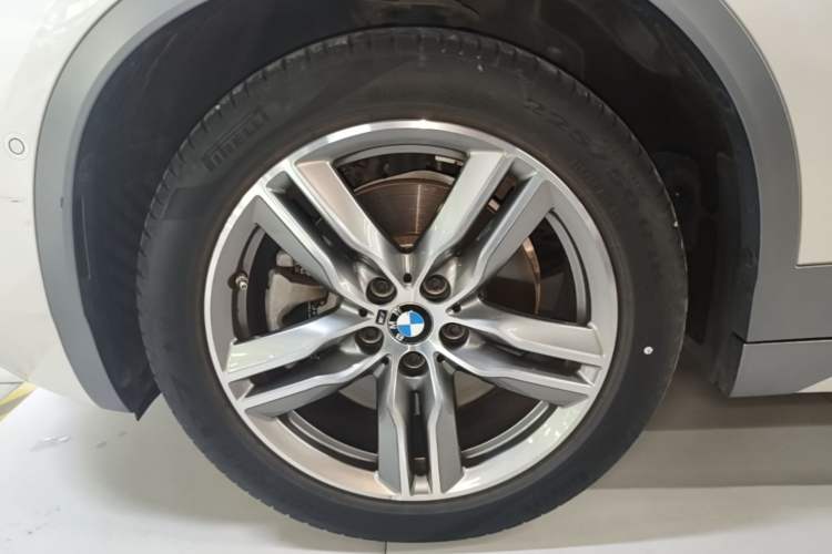 Used BMW X2 2020 sDrive25i Leading Model M Sport Package Left Front Wheel Hub