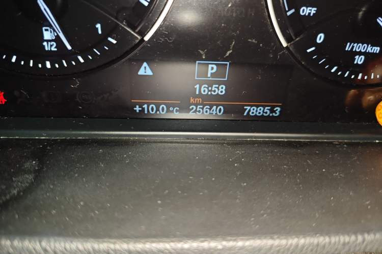 Used BMW X2 2020 sDrive25i Leading Model M Sport Package Odometer Close Up