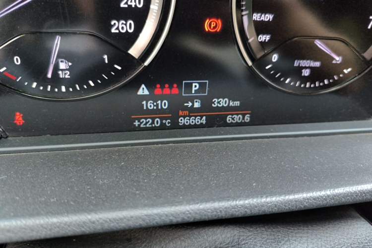 Used BMW X2 2020 sDrive25i Leading Model M Sport Package Odometer Close Up