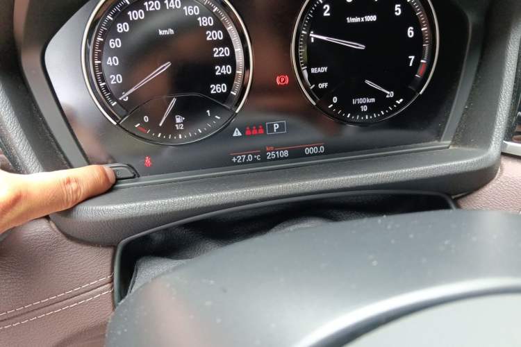 Used BMW X2 2020 sDrive25i Leading Model M Sport Package Odometer Close Up