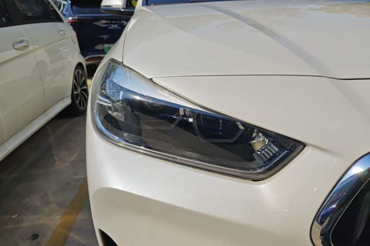 Used BMW X2 2020 sDrive25i Luxury Model with M Sport Package Right Front Headlight