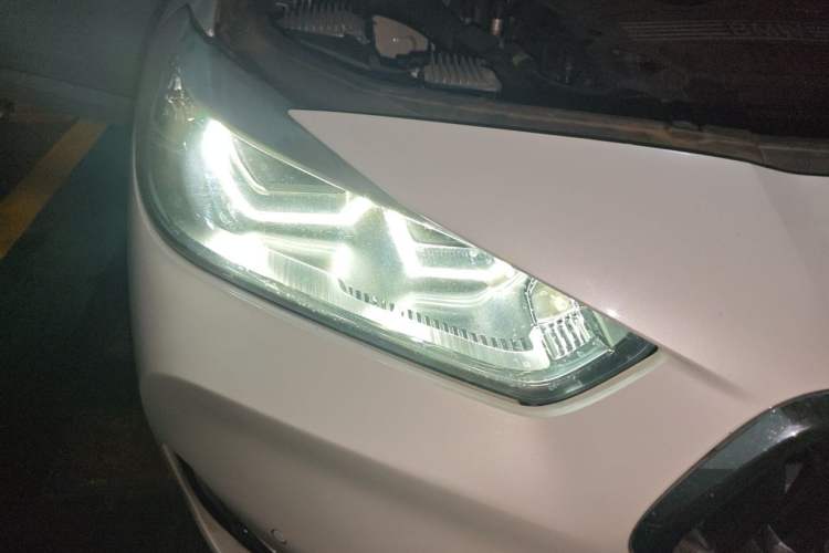 Used BMW X2 2020 sDrive25i Leading Model M Sport Package Right Front Headlight