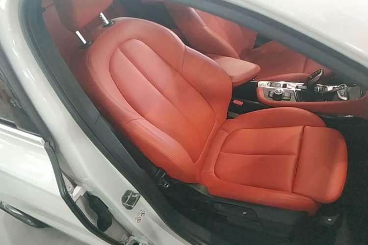 Used BMW X2 2020 sDrive25i Leading Model M Sport Package Right Front Seat