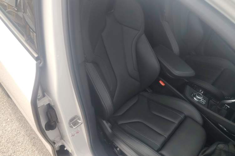 Used BMW X2 2020 sDrive25i Luxury Model with M Sport Package Right Front Seat