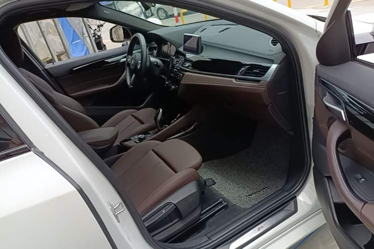 Used BMW X2 2020 sDrive25i Leading Model M Sport Package Right Front Seat