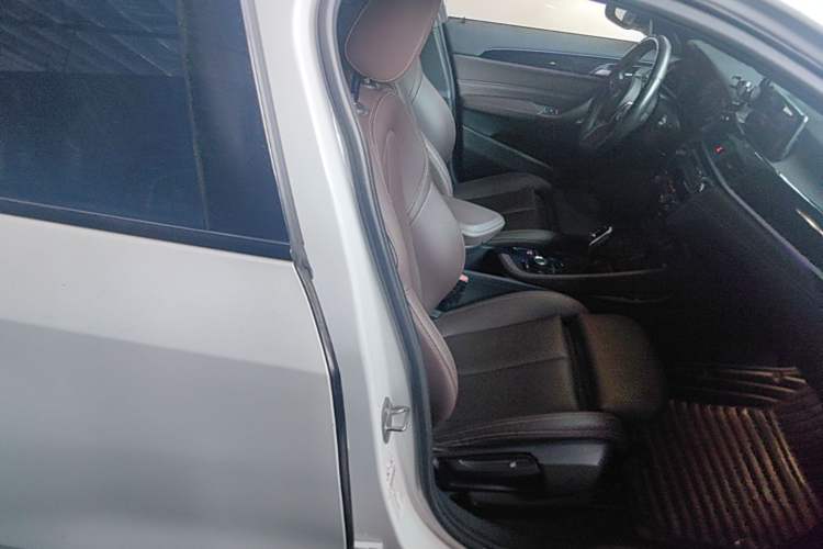 Used BMW X2 2020 sDrive25i Leading Model M Sport Package Right Front Seat