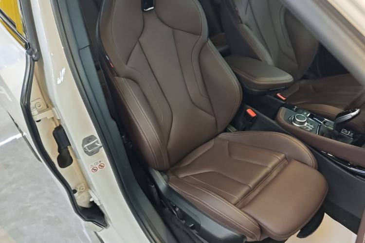 Used BMW X2 2020 sDrive25i Luxury Model with M Sport Package Right Front Seat
