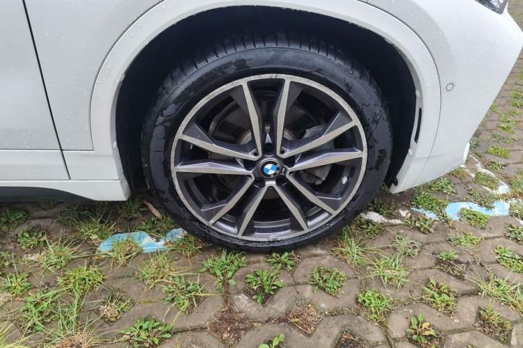 Used BMW X2 2020 xDrive25i M Sport Package Right Front Wheel Hub