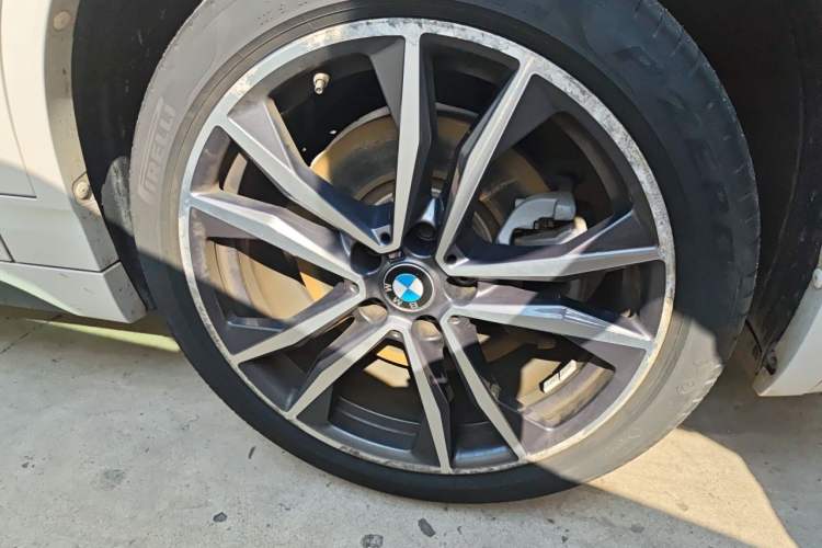 Used BMW X2 2020 sDrive25i Luxury Model with M Sport Package Right Front Wheel Hub