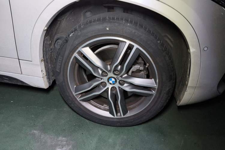 Used BMW X2 2020 sDrive25i Leading Model M Sport Package Right Front Wheel Hub