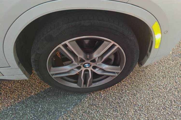 Used BMW X2 2020 sDrive25i Leading Model M Sport Package Right Front Wheel Hub