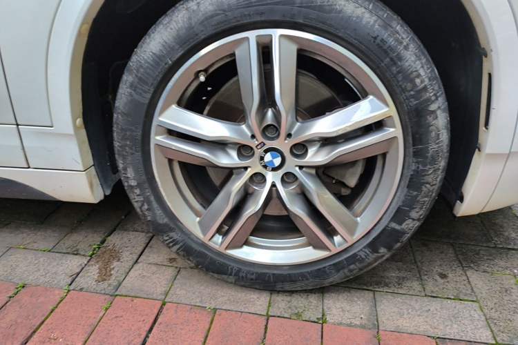 Used BMW X2 2020 sDrive25i Leading Model M Sport Package Right Front Wheel Hub