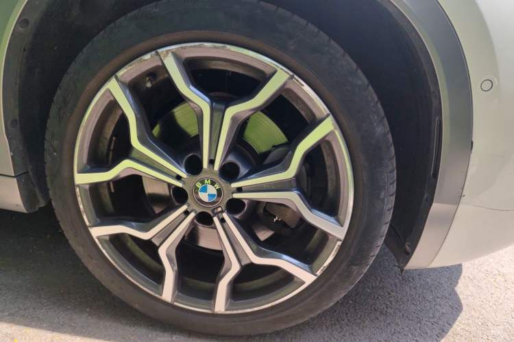 Used BMW X2 2020 xDrive25i M Sport Package Right Front Wheel Hub