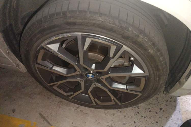 Used BMW X2 2020 sDrive25i Luxury Model with M Sport Package Right Front Wheel Hub