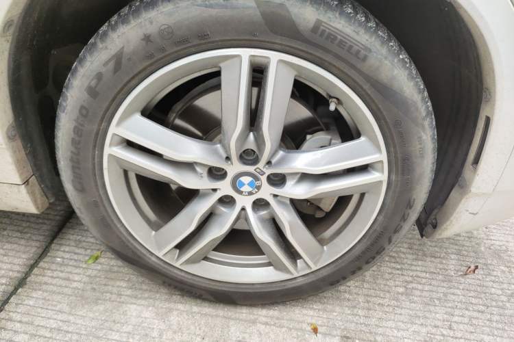 Used BMW X2 2020 sDrive25i Leading Model M Sport Package Right Front Wheel Hub