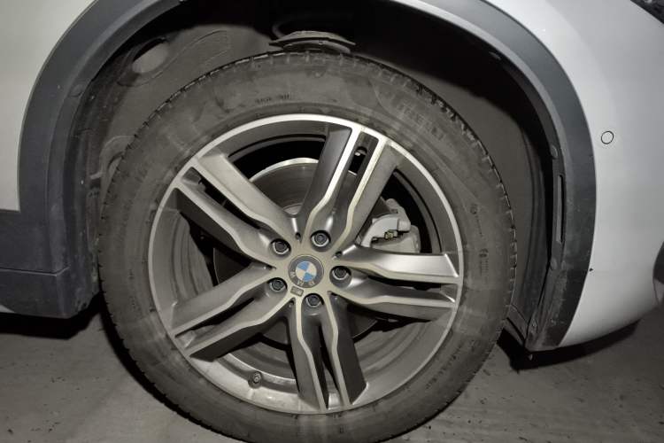 Used BMW X2 2020 sDrive25i Leading Model M Sport Package Right Front Wheel Hub