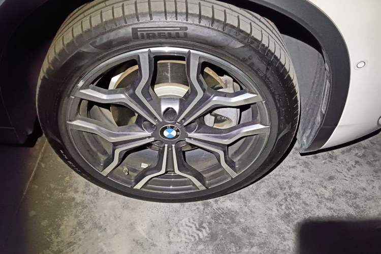 Used BMW X2 2020 sDrive25i Luxury M Sport Package Right Front Wheel Hub